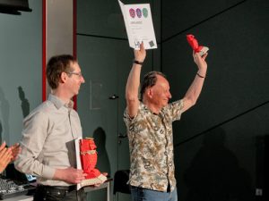 Wolfgang Goede feiert seine Eule